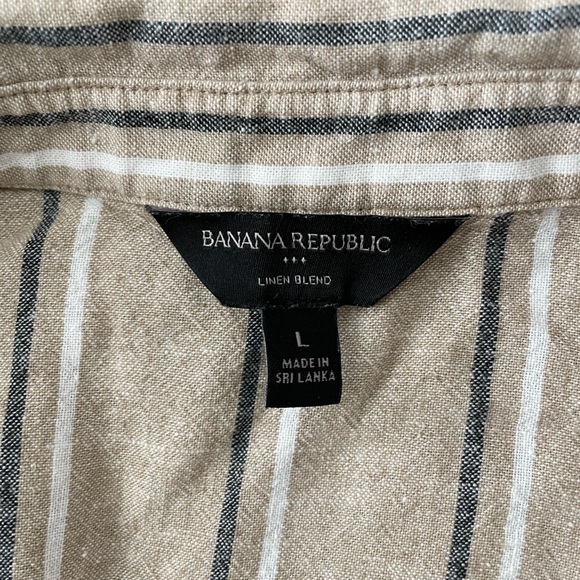 Banana Republic linen blend short sleeve button down shirt — size L - Picture 3 of 4